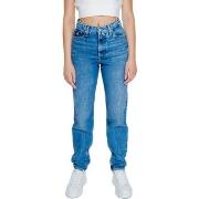 Straight Jeans Calvin Klein Jeans MOM J20J223655