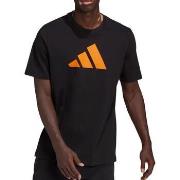 T-shirt adidas -