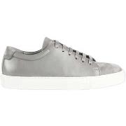 Sneakers National Standard -