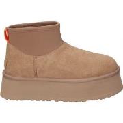 Enkellaarzen UGG CLASSIC MINI DIPPER