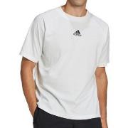 T-shirt adidas -