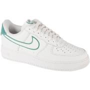 Lage Sneakers Nike Air Force 1 07 LV8