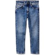 Straight Jeans Calvin Klein Jeans Dad Washed e Cf