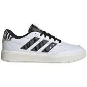 Lage Sneakers adidas Baskets Courtblock