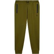 Harembroek Champion Cuffed