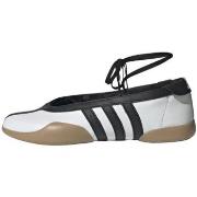 Lage Sneakers adidas Taekwondo Mei Ballet White Black