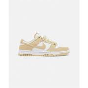 Lage Sneakers Nike Dunk Low SE Team Gold Suede