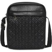 Handtasje Calvin Klein Jeans Emblem Aop Emboss Reporter