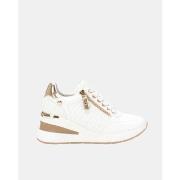 Lage Sneakers Xti 143071