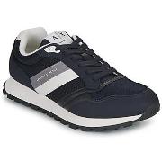 Lage Sneakers Armani Exchange XM002690
