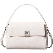 Handtas Calvin Klein Jeans Emblem Hw Pebble Shoulder Bag 25