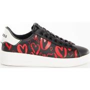 Baskets basses Guess heart logo