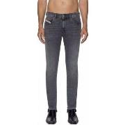 Jeans Diesel 2019 D-STRUKT 09C47-02