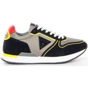 Chaussures Guess Potenza classic logo triangle