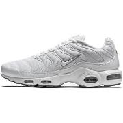 Baskets basses Nike AIR MAX PLUS