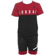 Ensembles de survêtement Nike 85A396