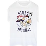 T-shirt Dessins Animés Lola Bunny Girls Play Football