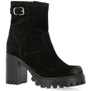 Boots Spaziozero Boots cuir velours