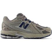 Baskets basses enfant New Balance 1906