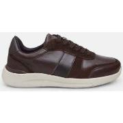 Ville basse Comfit Sneakers pour homme in pelle Bata