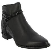 Boots Fugitive banks c