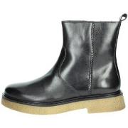 Boots Manas 6941