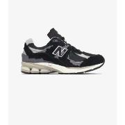 Baskets basses New Balance 2002R Protection Pack Black