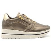 Baskets NeroGiardini sneaker in pelle laminata