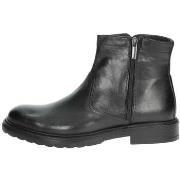 Boots Exton 9826