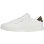 Baskets basses Tommy Hilfiger Baskets homme Ref 63977 RBN Blanc