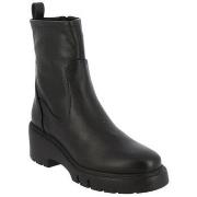 Boots Unisa jofo