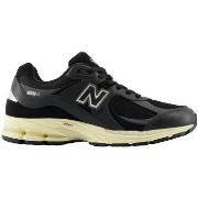 Baskets New Balance 2002R