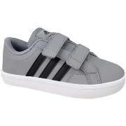 Baskets basses adidas Pace 2.0