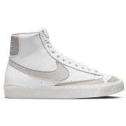 Baskets enfant Nike Blazer Mid '77 Se (GS) / Blanc