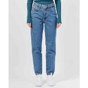 Jeans Guess Jean femme coupe décontractée