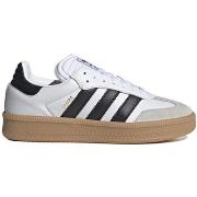 Chaussures adidas -