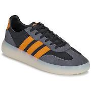 Baskets basses adidas BARREDA DECODE