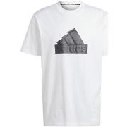 T-shirt adidas -