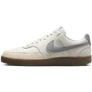 Baskets Nike HV2530 100