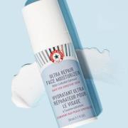 First Aid Beauty hydratant pour le visage ultra réparateur