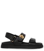 Mona Sandal