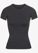 SKIMS Soft Smoothing Seamless T-shirt met ronde hals