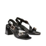 Leren sandalen met gespen, hoge hak