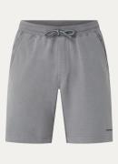 Airforce Straight fit korte joggingbroek van biologisch katoen met log...