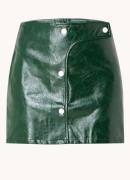 Laagam Lena minirok van imitatieleer met sierknopen
