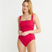 Maillot de bain, effet ventre plat