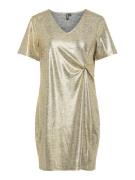 Robe courte, col V