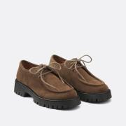 Derbies crantées en cuir suédé
