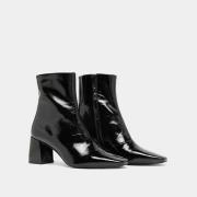 Bottines en cuir vernis, Dalibar