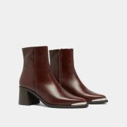 Bottines pointues en cuir, Delo